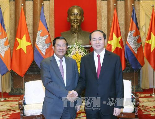  Chủ tịch nước Trần Đại Quang tiếp Thủ tướng Chính phủ Hoàng gia Campuchia ảnh 1